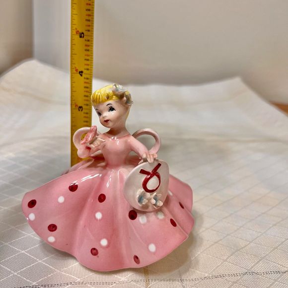 Vintage Lefton Springtime Girl Figurine, Porcelain Figurine with Bird 1450A - Picture 8 of 9